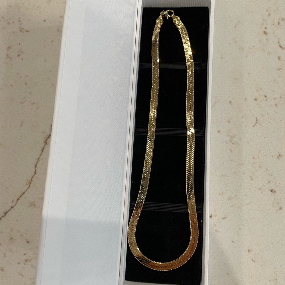 Mejuri Bold Herringbone Chain Necklace